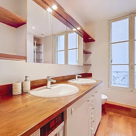Apartamento De Estilo Haussmann Cerca Del Arco Del Triunfo París